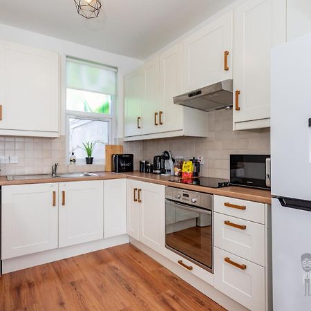 Attic Style 2 Bed Duplex Apartment With Rooftop Patio Belfast Kültér fotó