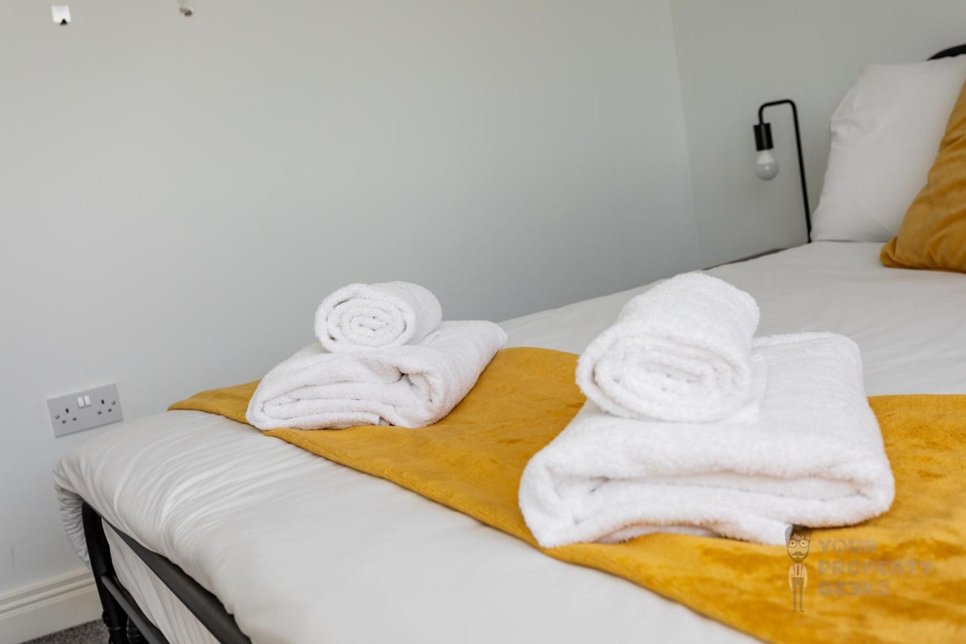 Attic Style 2 Bed Duplex Apartment With Rooftop Patio Belfast Kültér fotó
