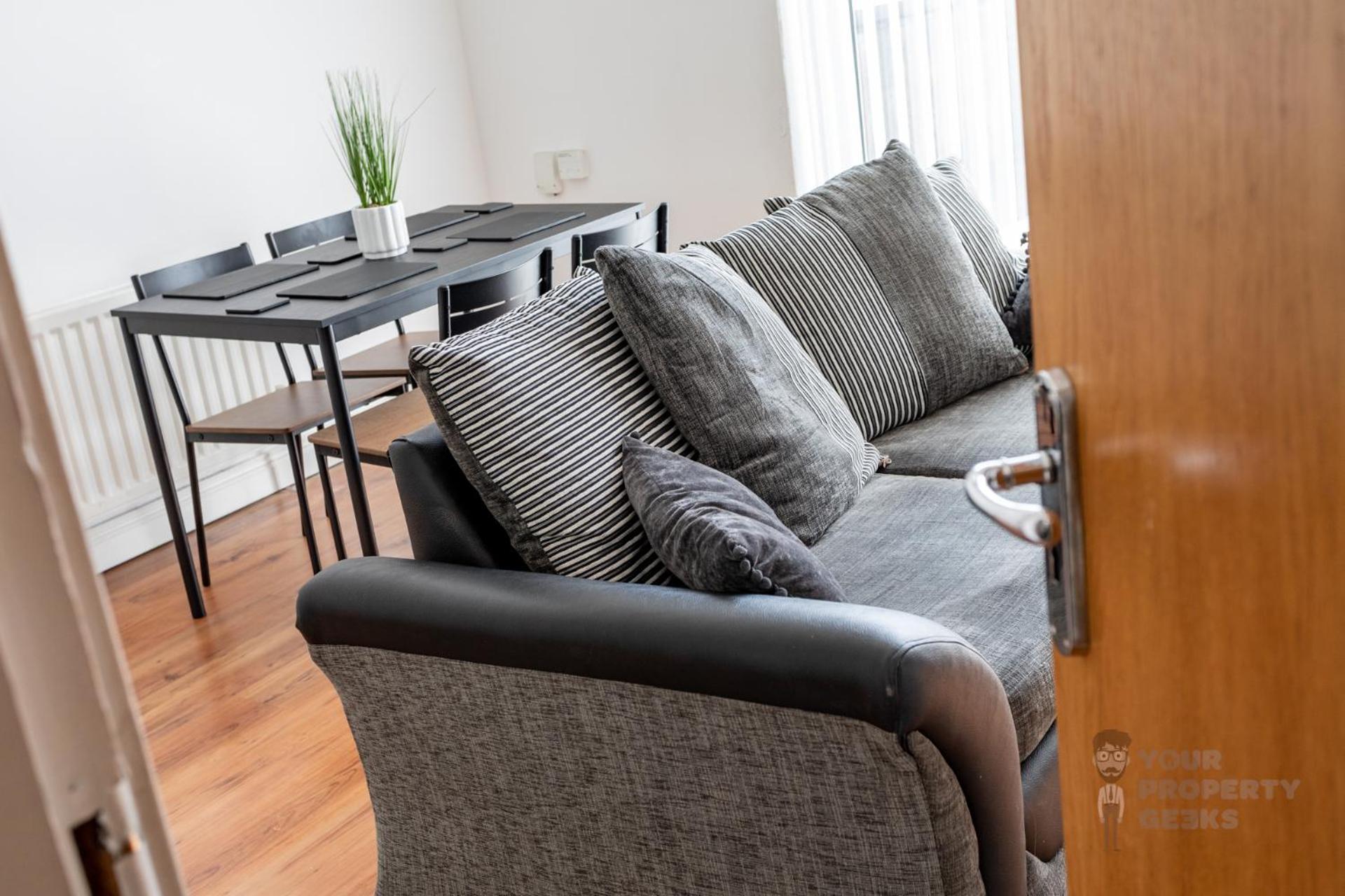 Attic Style 2 Bed Duplex Apartment With Rooftop Patio Belfast Kültér fotó