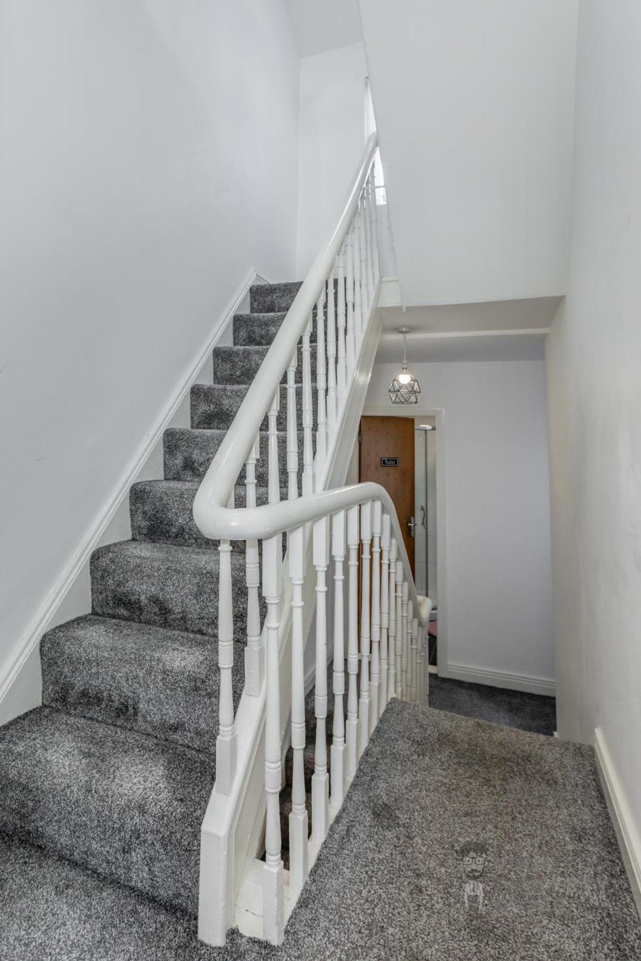 Attic Style 2 Bed Duplex Apartment With Rooftop Patio Belfast Kültér fotó